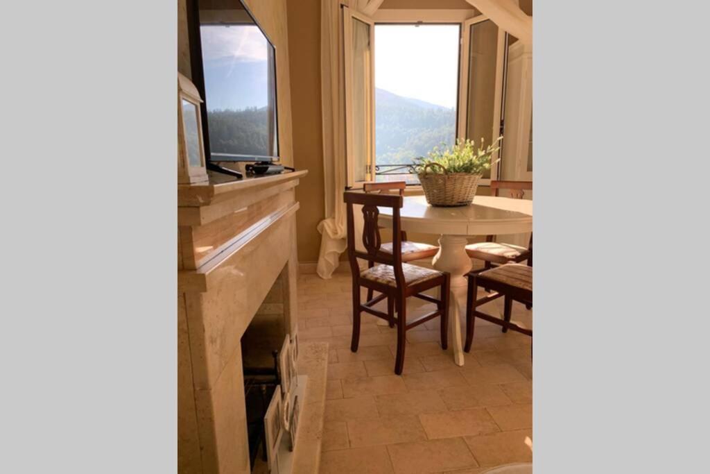 Casa Flea - Holiday Apartment With 2 Bedrooms Gualdo Tadino Exterior foto